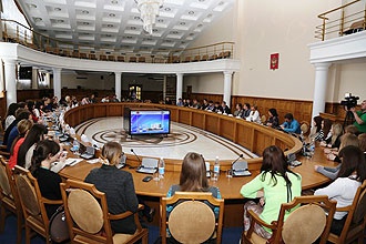 Студенты Белгородского госуниверситета встретились с молодыми депутатами