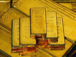 Почему Россия скупает золото?