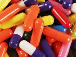Половина россиян назначает антибиотики самостоятельно