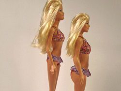 В США создан аналог куклы Барби с акне и целлюлитом