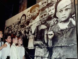 Латвия отменила выставку в Париже об узниках концлагеря