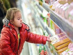 Дворкович одобрил заморозку цен на продукты