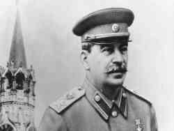 Общественность пугает тень Сталина на стенах дворцов