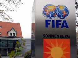ФИФА может остаться без спонсорских средств Adidas