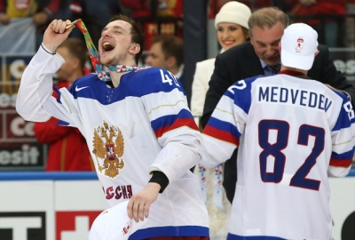 Почему российские хоккеисты бегут за океан