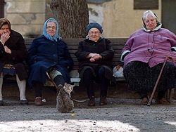 Почти половина российских пенсионеров счастлива