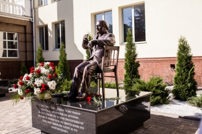 Сегодня в областном центре открыли памятник Иосифу Бродскому