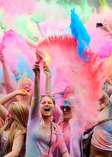 Молодежный фестиваль красок